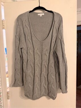 HYFVE Light Gray Cable Knit V-Neck Sweater